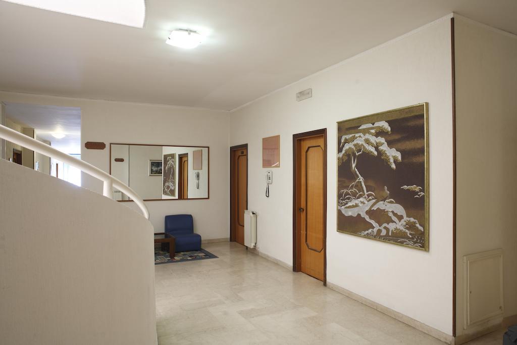 Sabrina Hotel