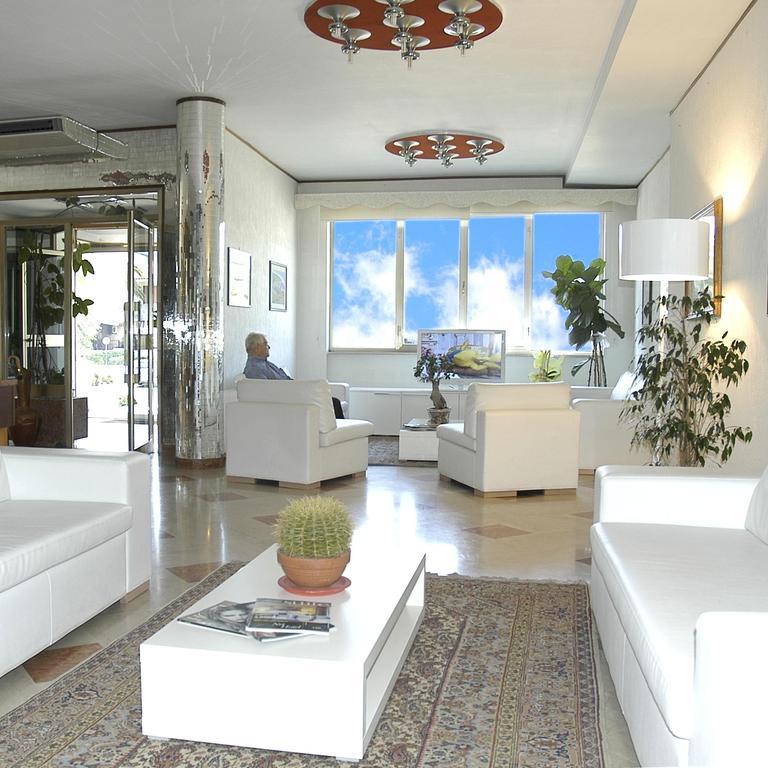 Sabrina Hotel 3*